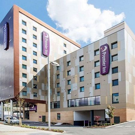 Premier Inn London Brentford Exterior foto