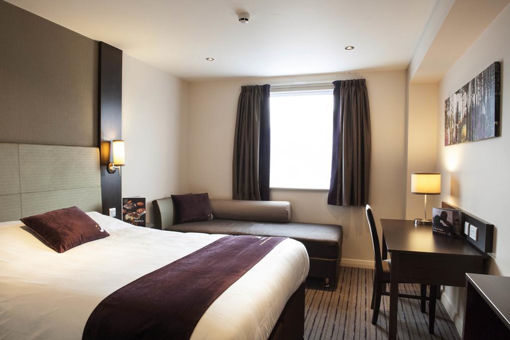 Premier Inn London Brentford Quarto foto