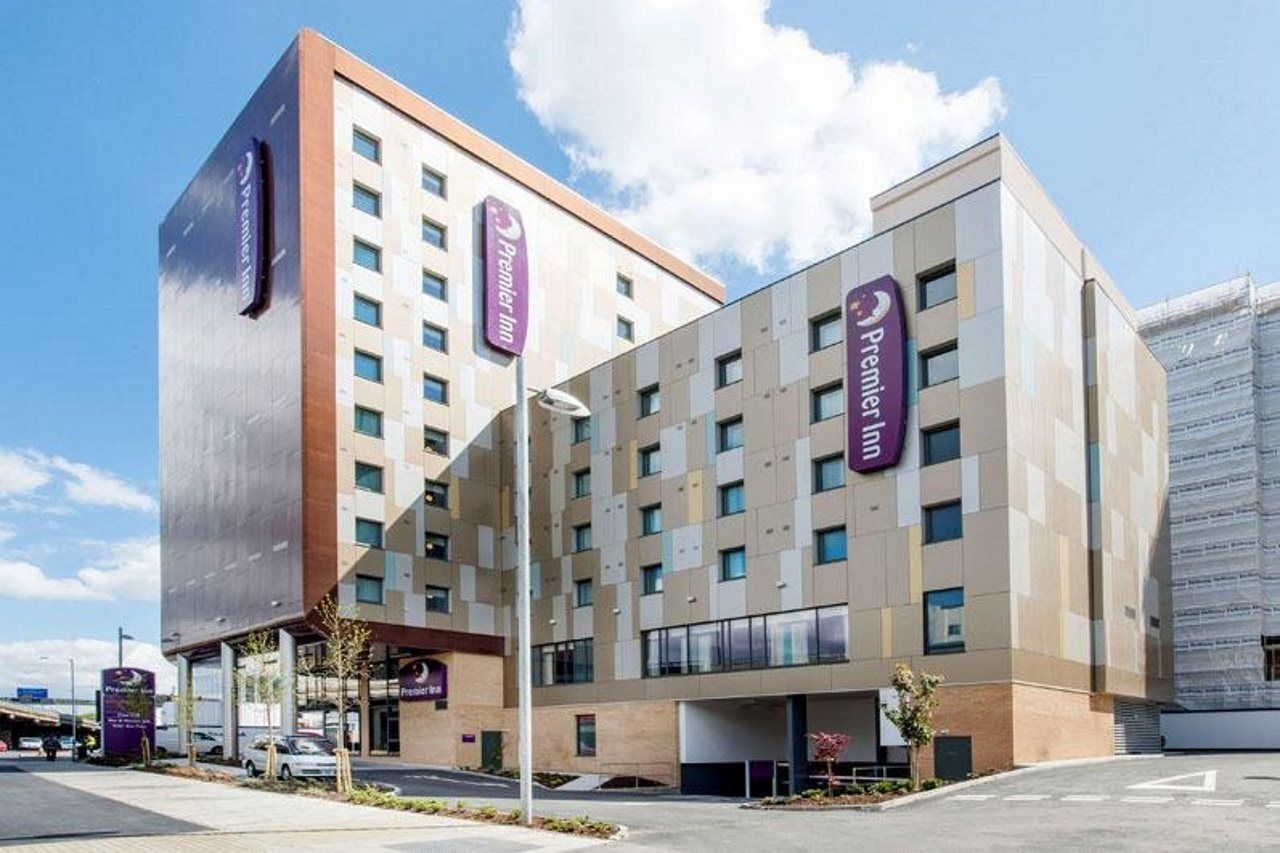 Premier Inn London Brentford Exterior foto