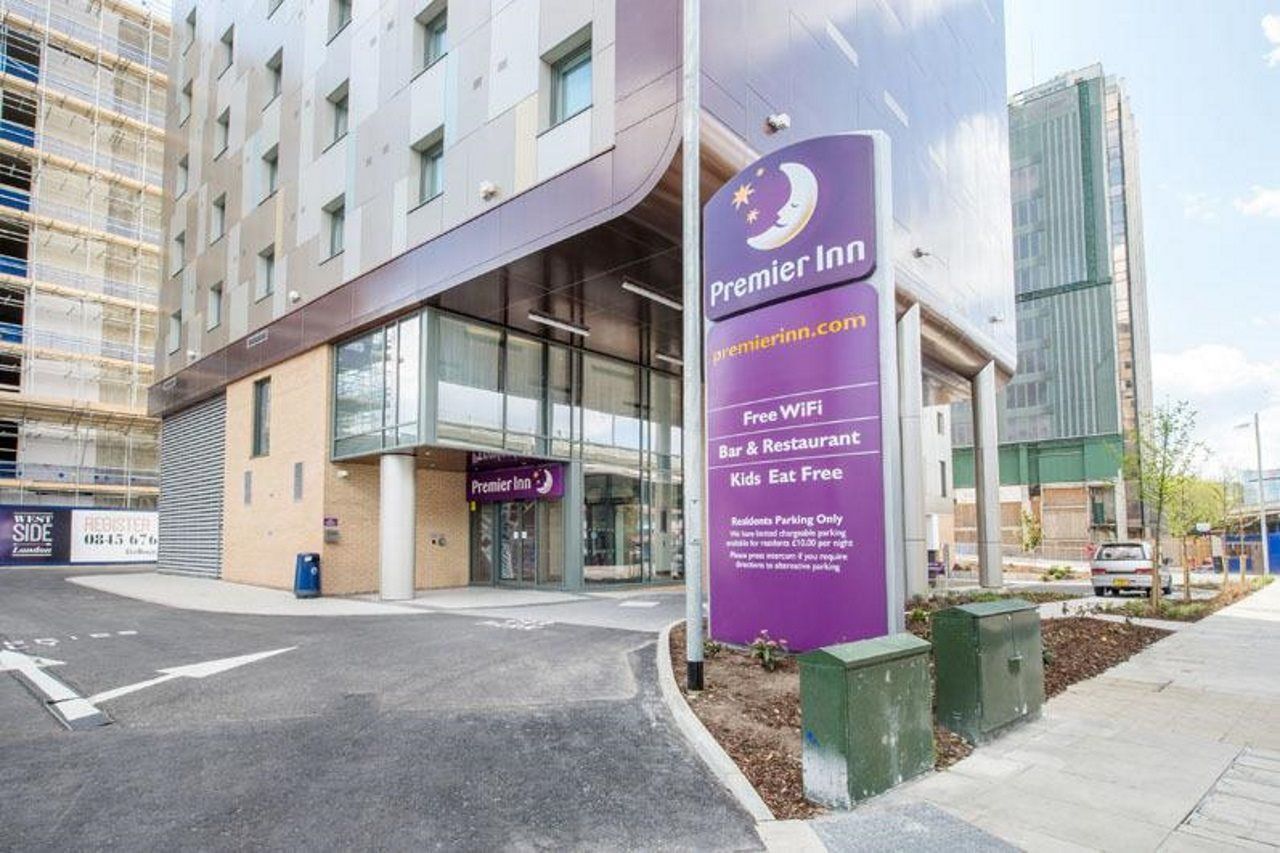 Premier Inn London Brentford Exterior foto